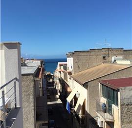 3 bedroom villa with jacuzzi, Castellammare del Golfo, sleeps 4-6